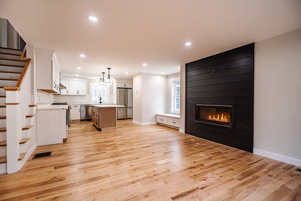 35 Homestead Road Lynnfield, MA 01940 - Photo 5 of 38