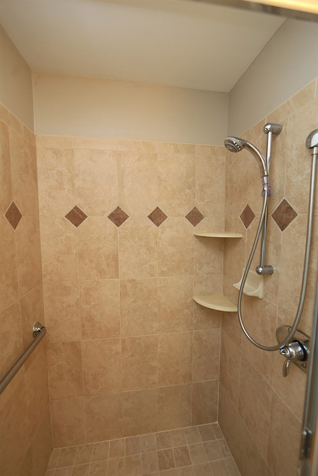 2842 Wycliff Road Raleigh, NC 27607 - Photo 18 of 30 Master Bath/Spa