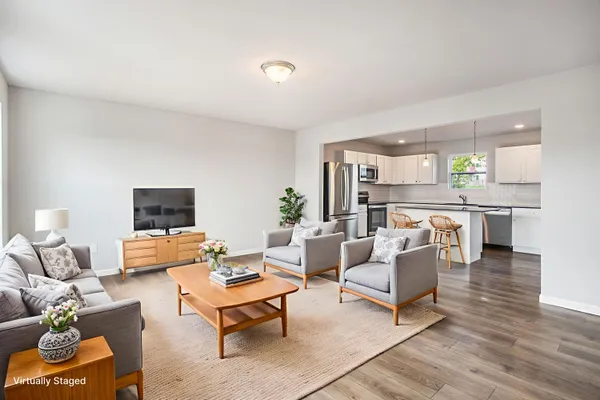 $364,900 | 49070 Silver Oaks West, Mattawan, MI 49071