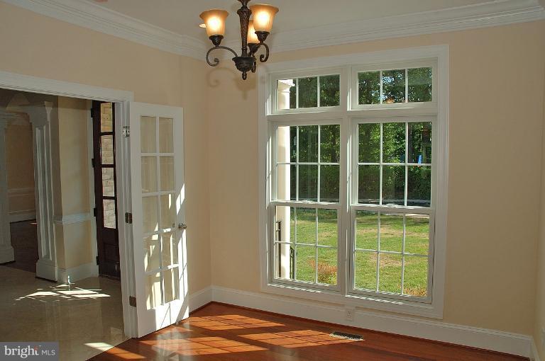 6153 Reza Court Springfield, VA 22152 - Photo 12 of 22 In-Law Suite/Library