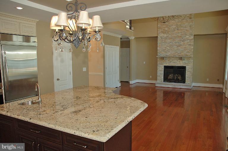 6153 Reza Court Springfield, VA 22152 - Photo 14 of 22 Kitchen looking into Family Room #2