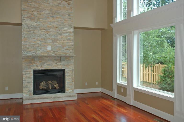 6153 Reza Court Springfield, VA 22152 - Photo 4 of 22 Kitchen looking into Family Room