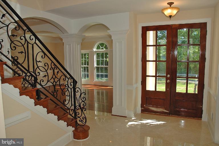 6153 Reza Court Springfield, VA 22152 - Photo 9 of 22 Foyer