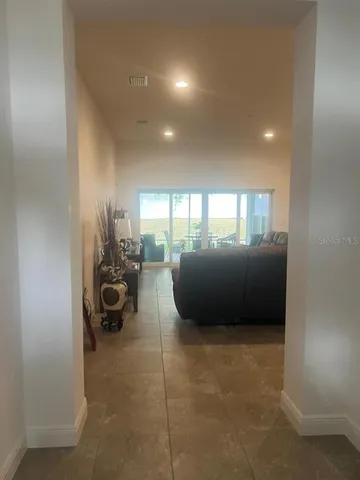 $387,500 | 10393 Silver Maple Avenue, Oxford, FL 34484