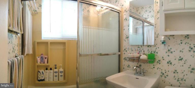 3700 Ridge Road Annandale, VA 22003 - Photo 11 of 14 Bath #1