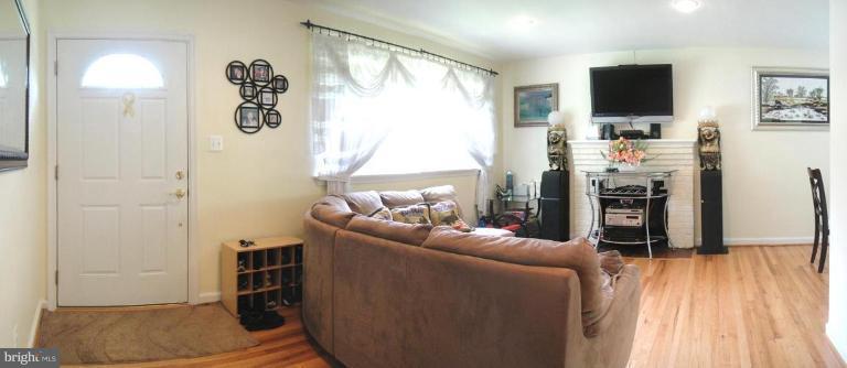 3700 Ridge Road Annandale, VA 22003 - Photo 3 of 14 Beautiful hardwood floor, fireplace, bright
