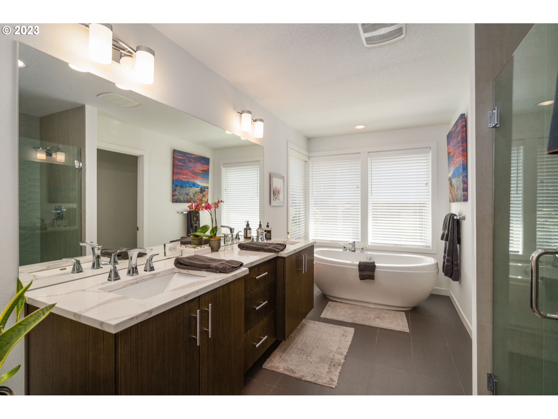 7660 Southwest 36th Avenue Portland, OR 97219 - Photo 16 of 40 a kitchen with sink and window