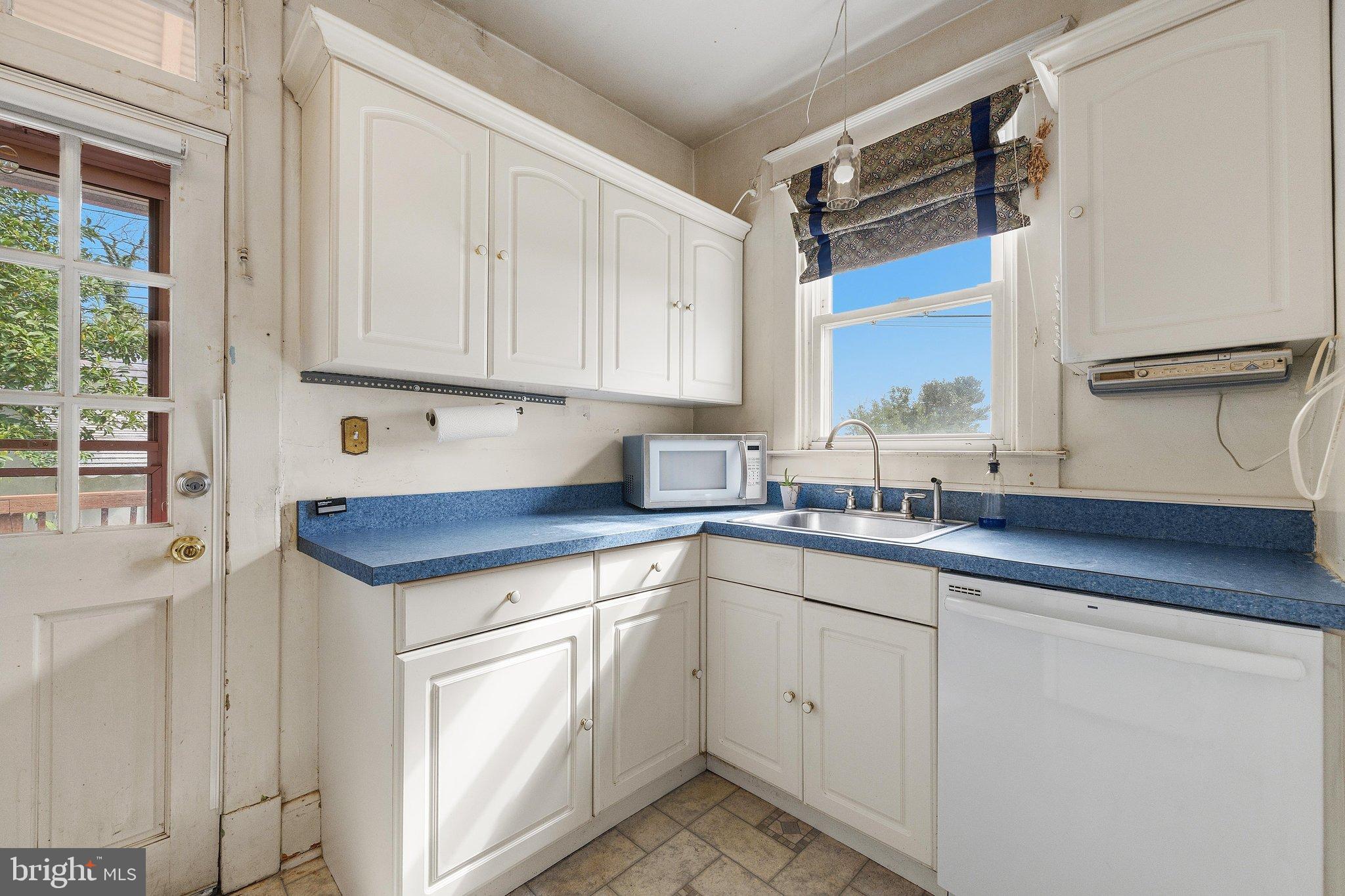 315 North Bend Road Baltimore, MD 21229 - Photo 10 of 34 Kitchen