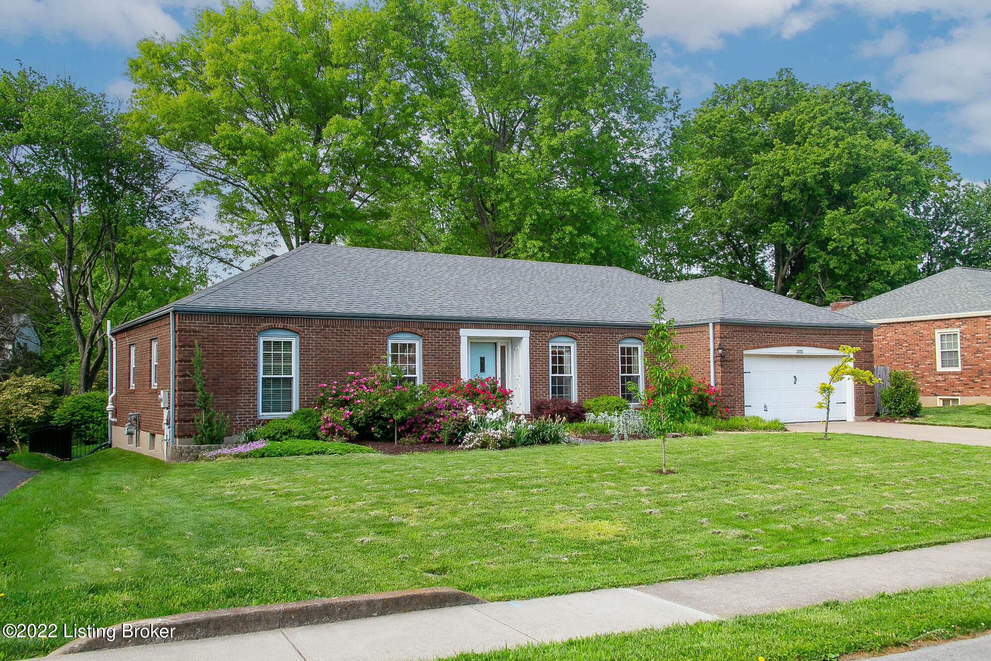 11015 Finchley Road Louisville, KY 40243 - Photo 3 of 50 11015 Finchley Ave-1