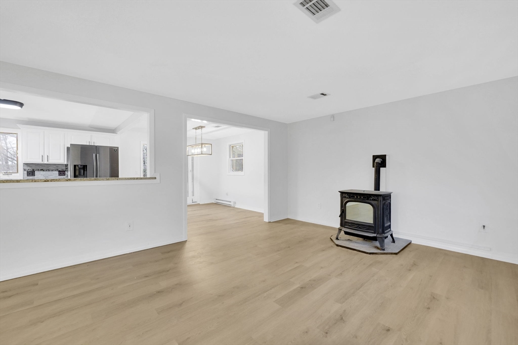 25 Fox Hill Road Ludlow, MA 01056 - Photo 5 of 42