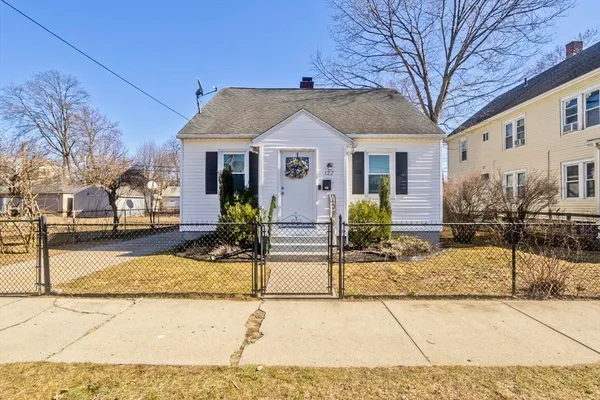 $315,000 | 127 Governor Street, Springfield, MA 01104