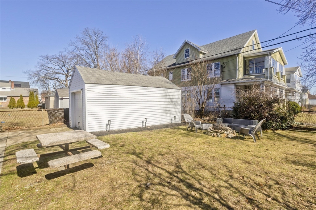 127 Governor Street Springfield, MA 01104 - Photo 6 of 33