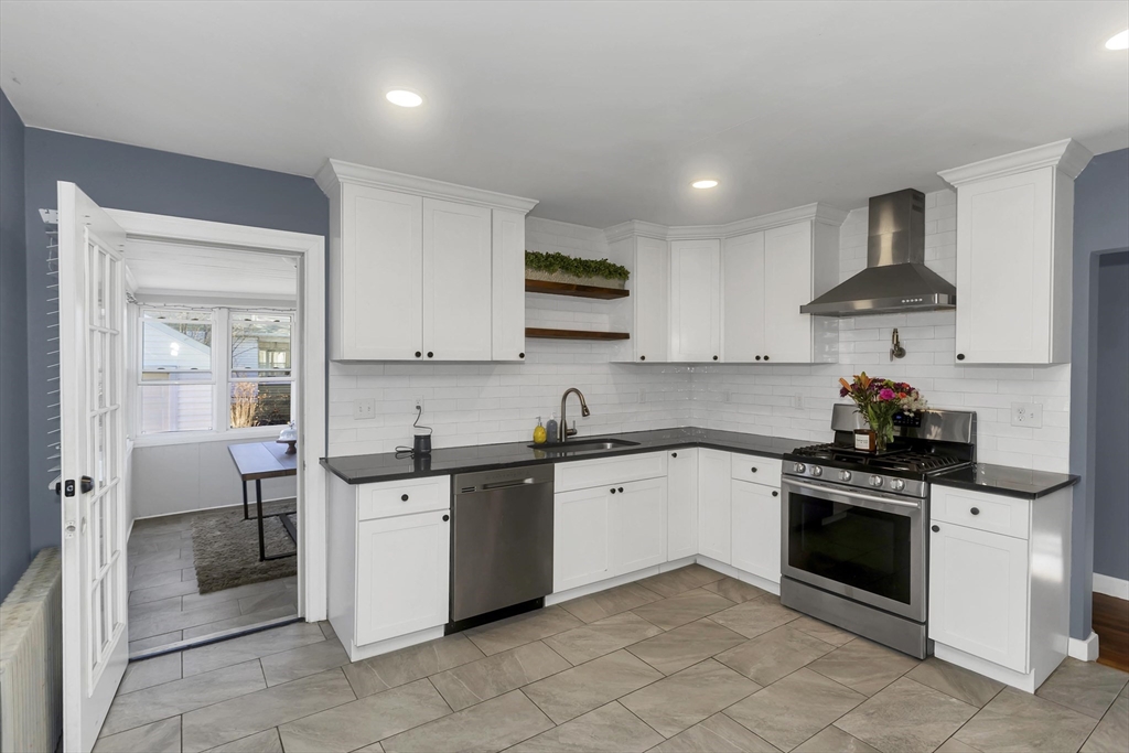 127 Governor Street Springfield, MA 01104 - Photo 9 of 33