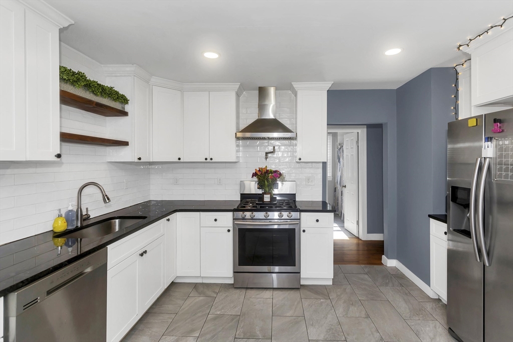 127 Governor Street Springfield, MA 01104 - Photo 10 of 33