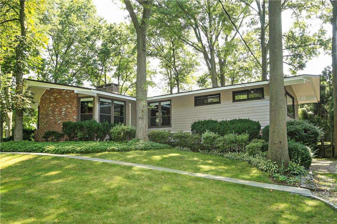 985 Pinebrook Boulevard New Rochelle, NY 10804 - Photo 1 of 1 Front view