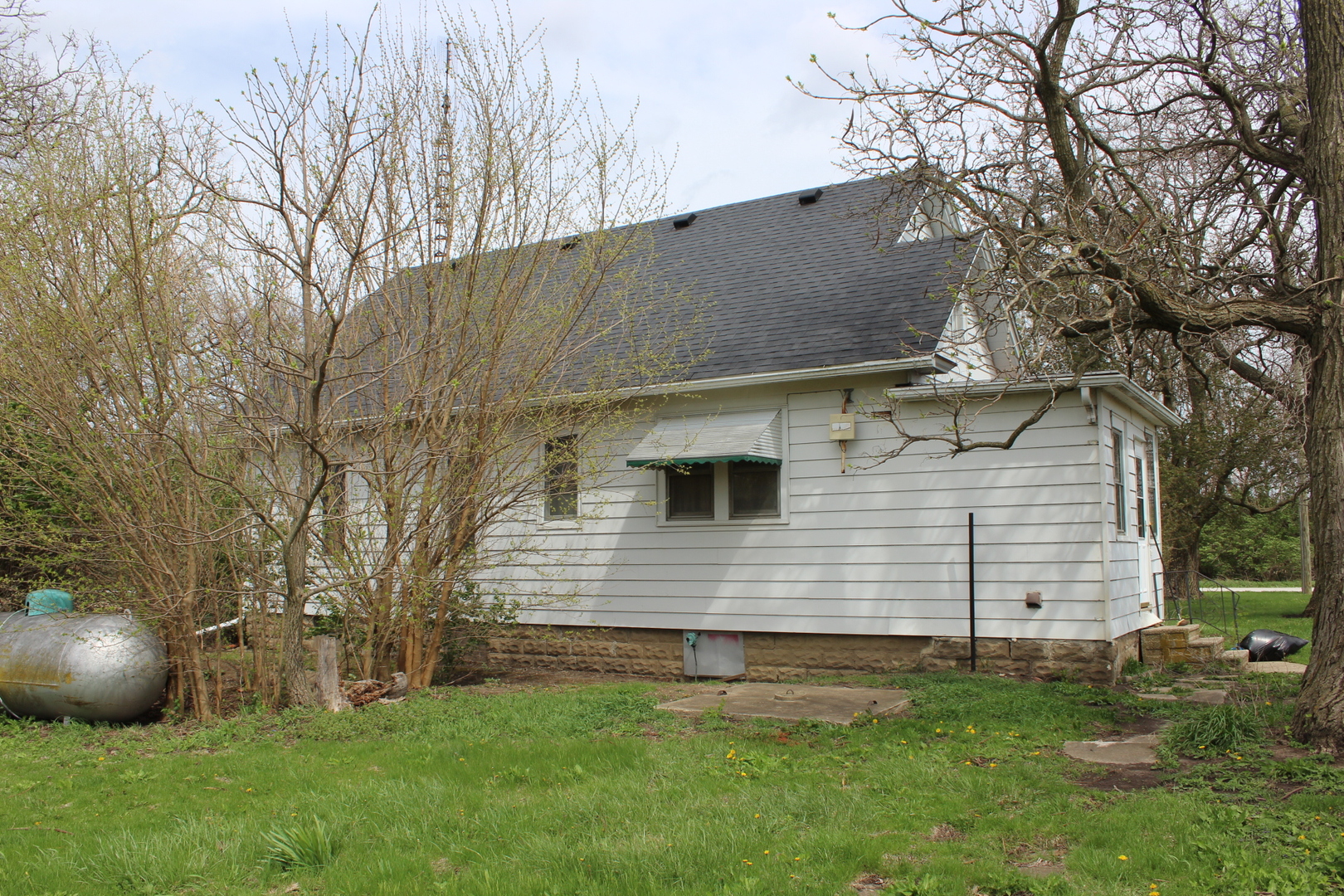 29369 North 1200 E Road Blackstone, IL 61313 - Photo 2 of 21