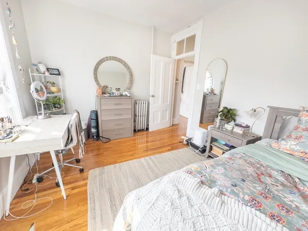 $5,000 | 35 Essex Street, Unit 2, Cambridge, MA 02139