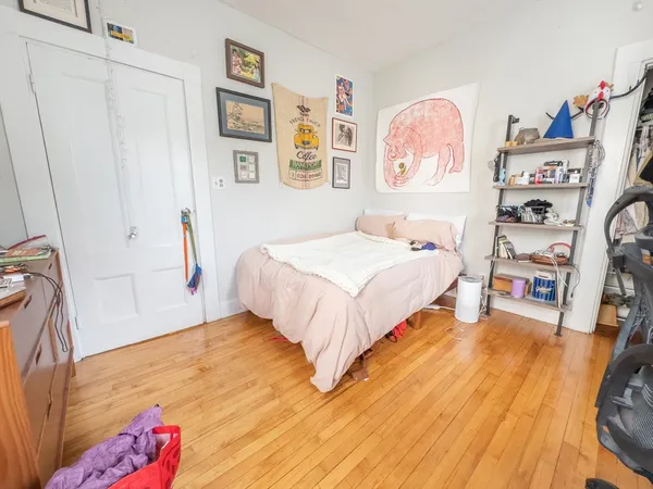 $5,000 | 35 Essex Street, Unit 2, Cambridge, MA 02139