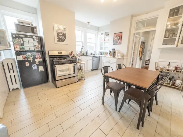 $5,000 | 35 Essex Street, Unit 2, Cambridge, MA 02139