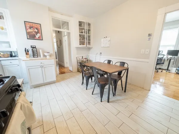 $5,000 | 35 Essex Street, Unit 2, Cambridge, MA 02139