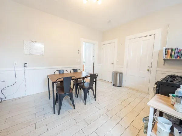 $5,000 | 35 Essex Street, Unit 2, Cambridge, MA 02139