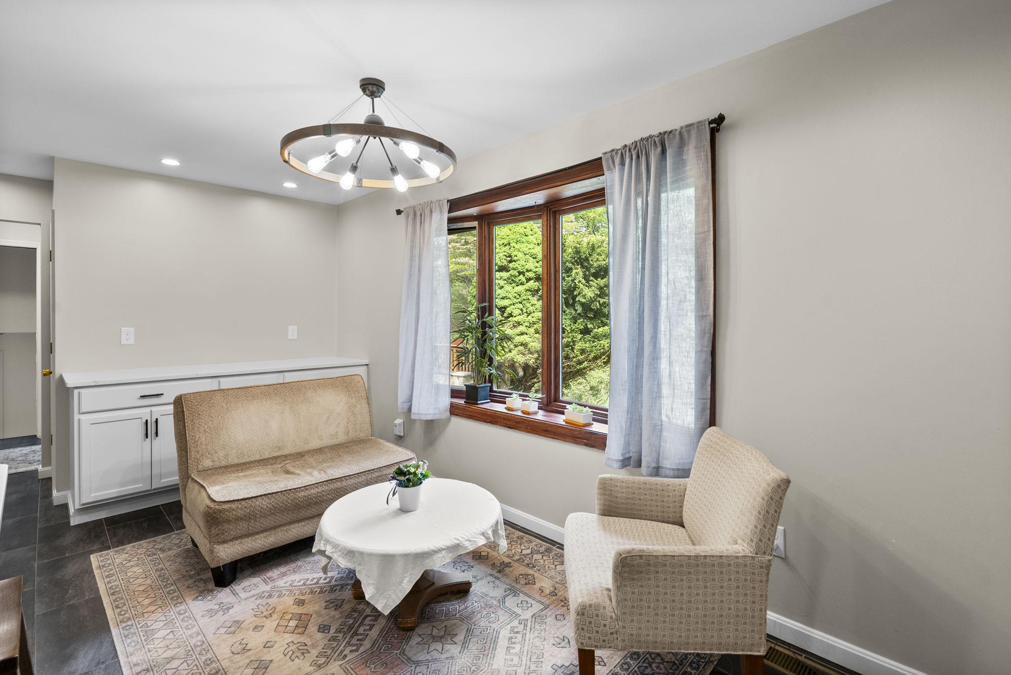 12410 Piedmont Road Clarksburg, MD 20871 - Photo 22 of 64 Could also be used as an eat in area.