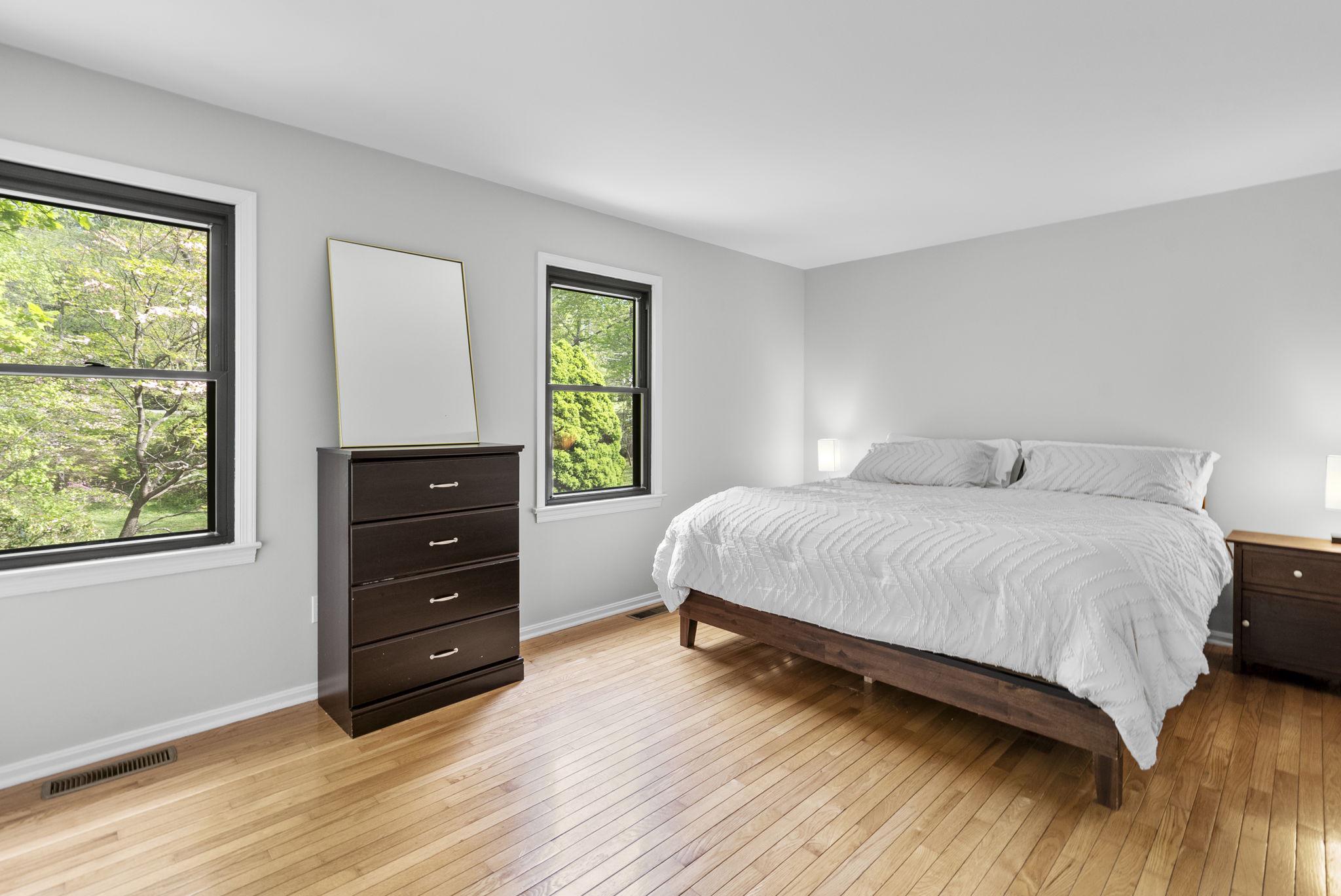 12410 Piedmont Road Clarksburg, MD 20871 - Photo 25 of 64 Primary bedroom with natural light.