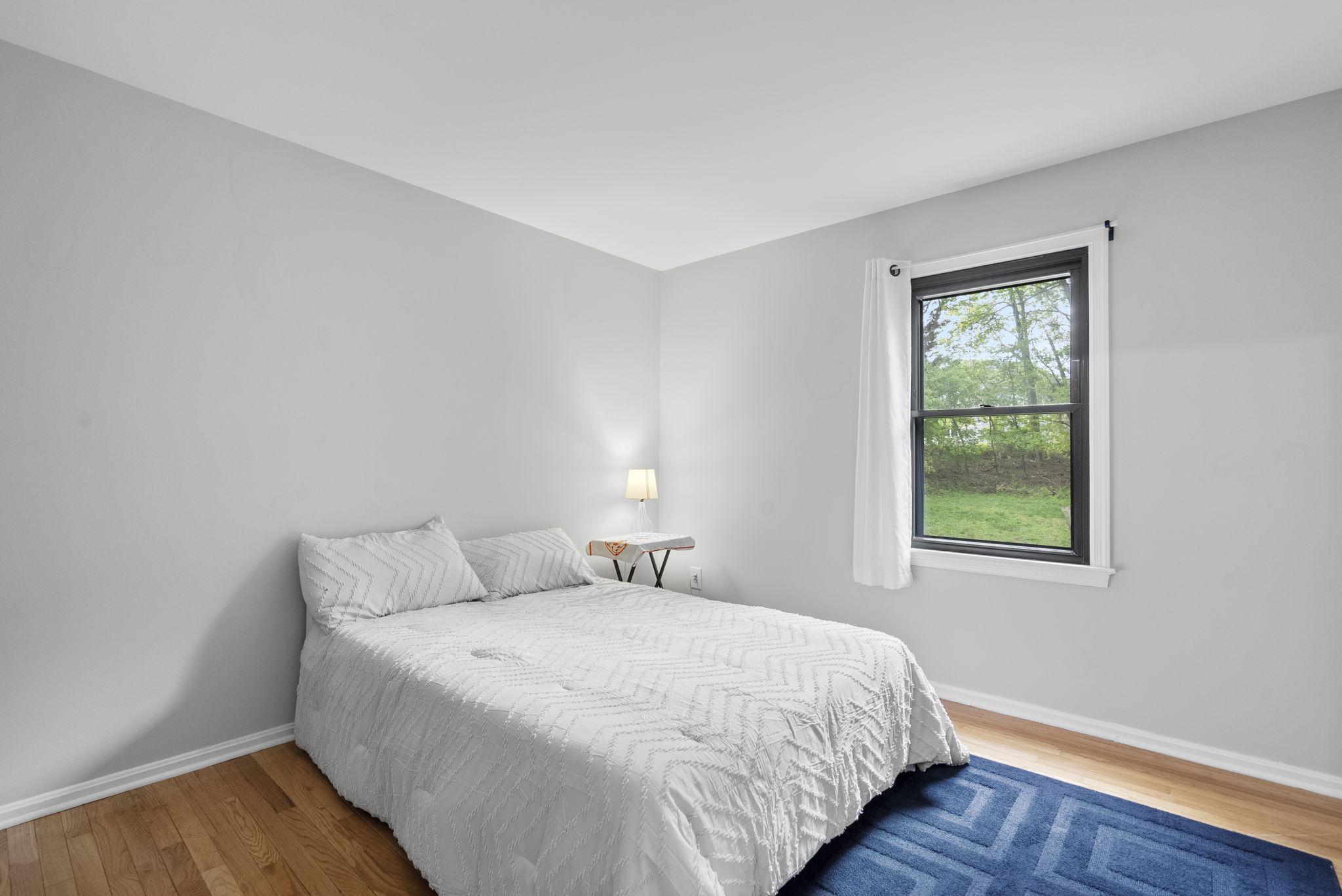 12410 Piedmont Road Clarksburg, MD 20871 - Photo 33 of 64 Bedroom 3 is very spacious.