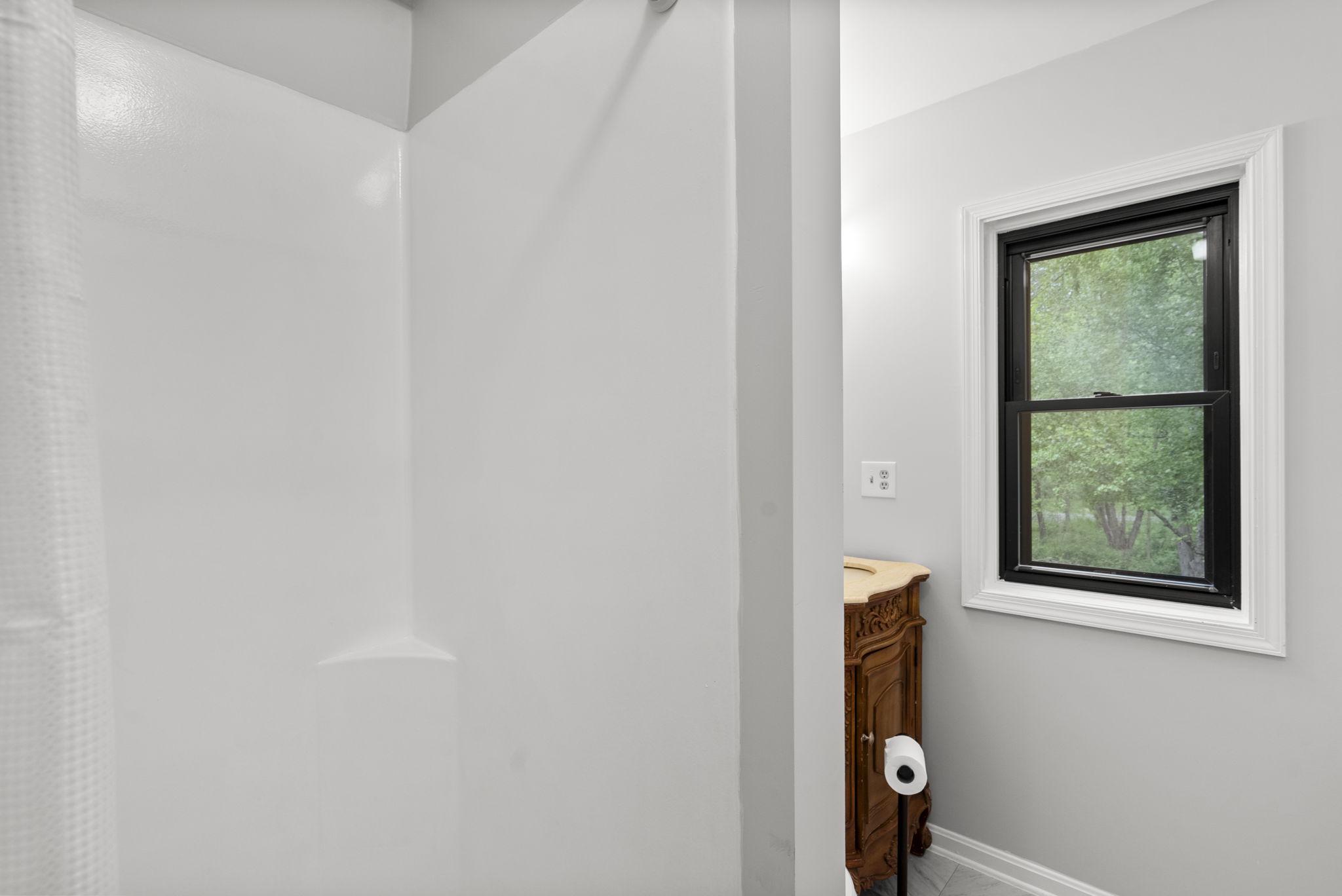 12410 Piedmont Road Clarksburg, MD 20871 - Photo 44 of 64 Downstairs bathroom with shower.