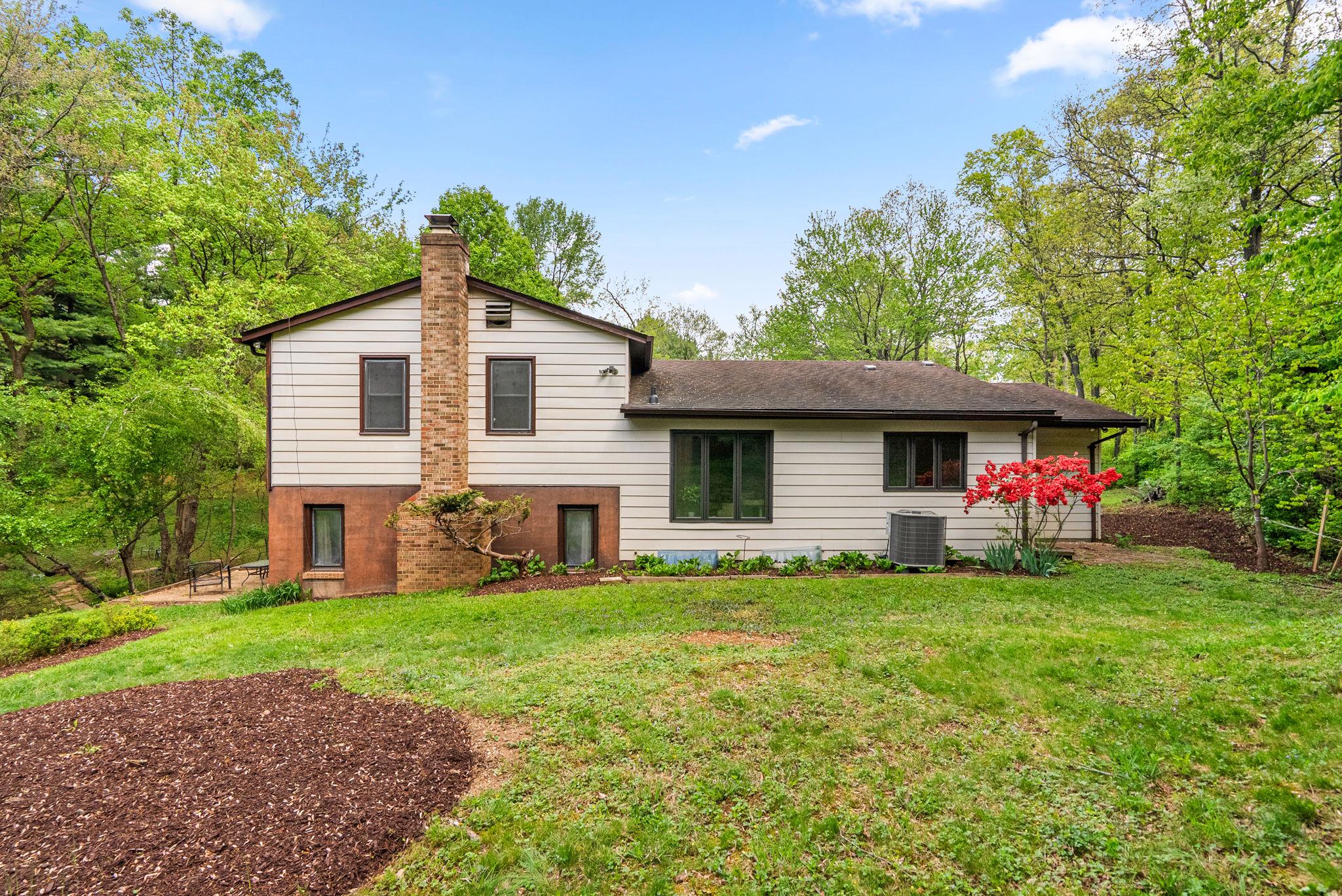 12410 Piedmont Road Clarksburg, MD 20871 - Photo 58 of 64 Plenty of room to play in.