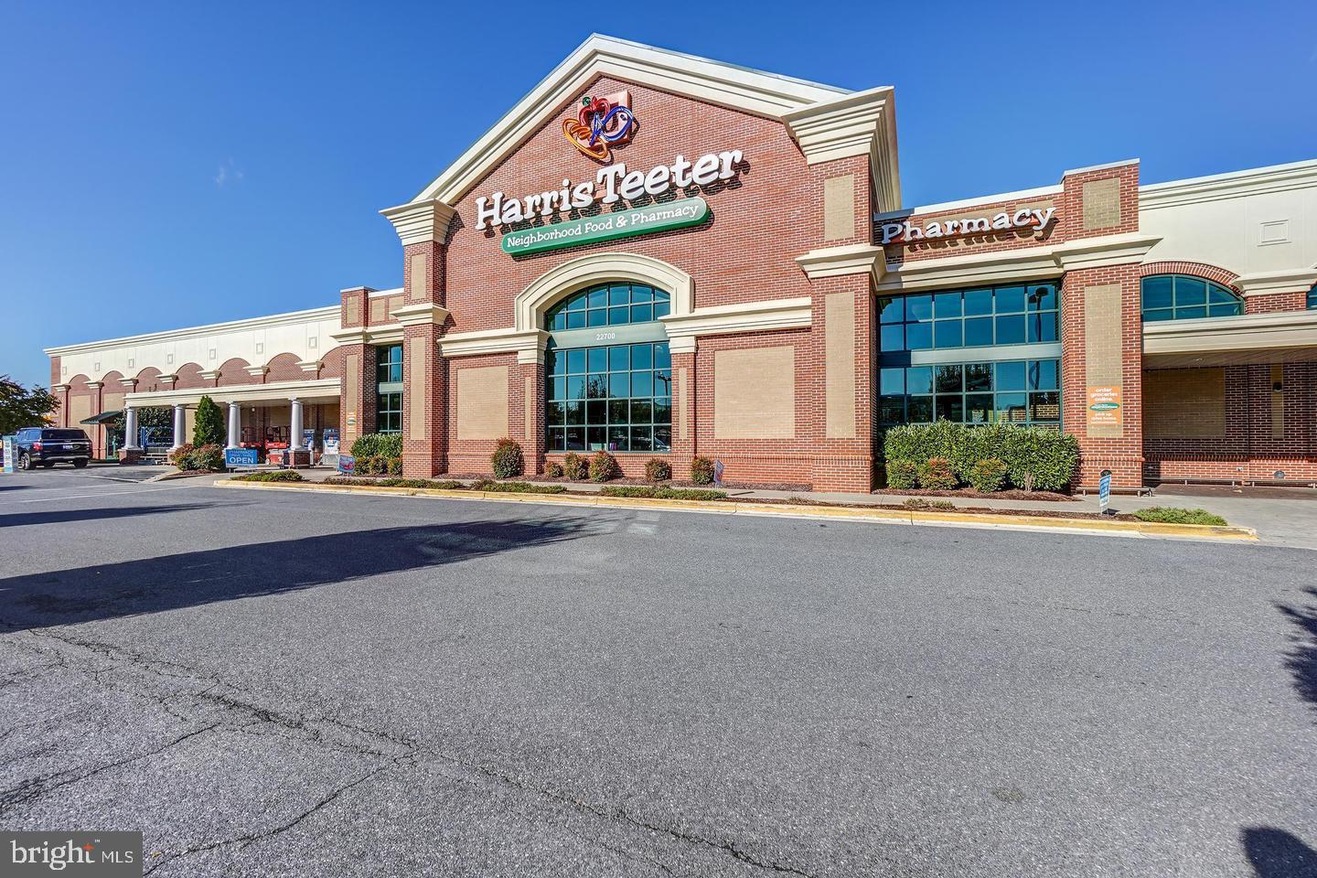 12410 Piedmont Road Clarksburg, MD 20871 - Photo 62 of 64 Vibrant Harris Teeter storefront