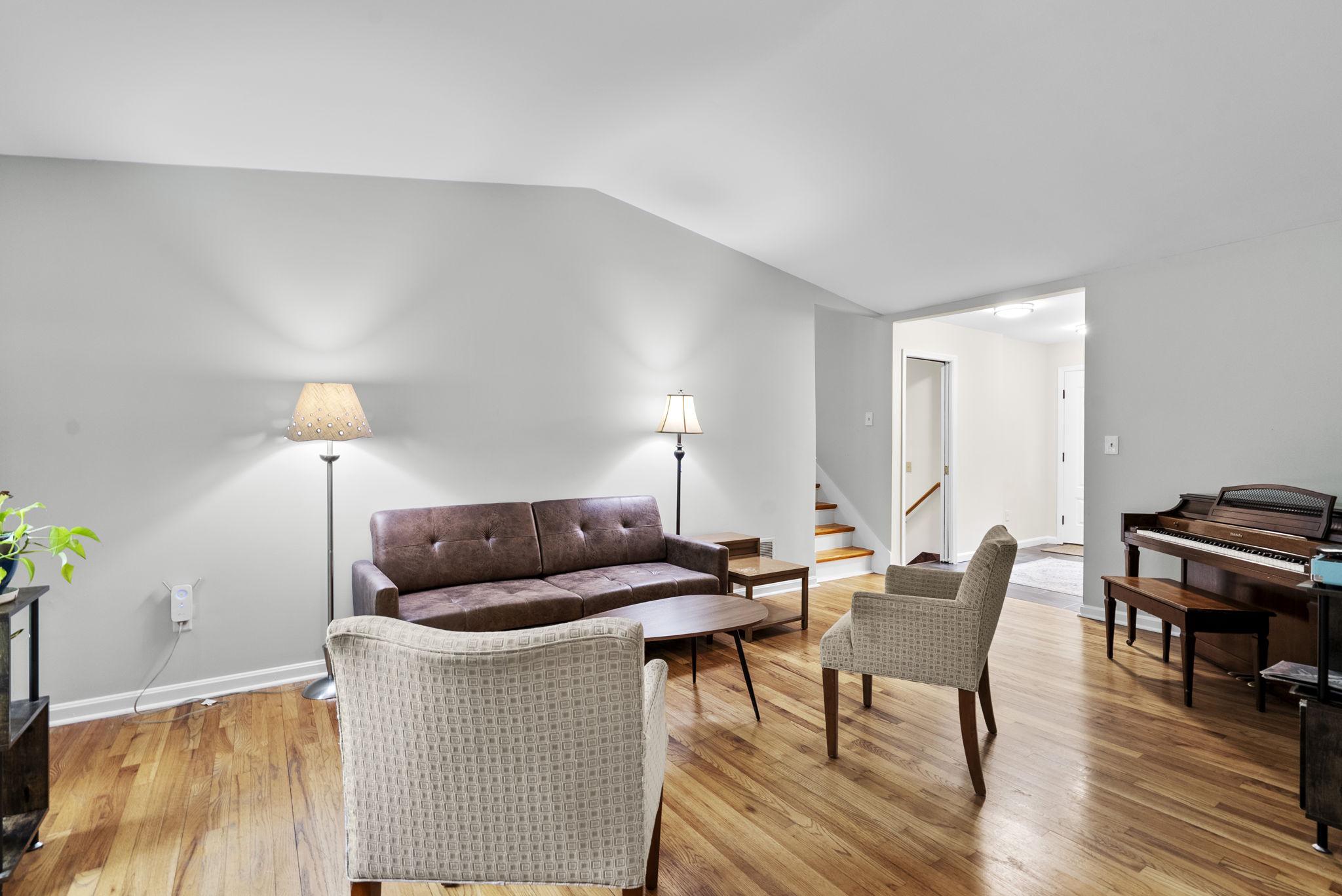 12410 Piedmont Road Clarksburg, MD 20871 - Photo 10 of 64 Fresh paint pops with the hardwood floors.