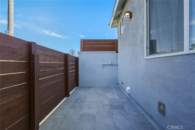 a view of walk in closet