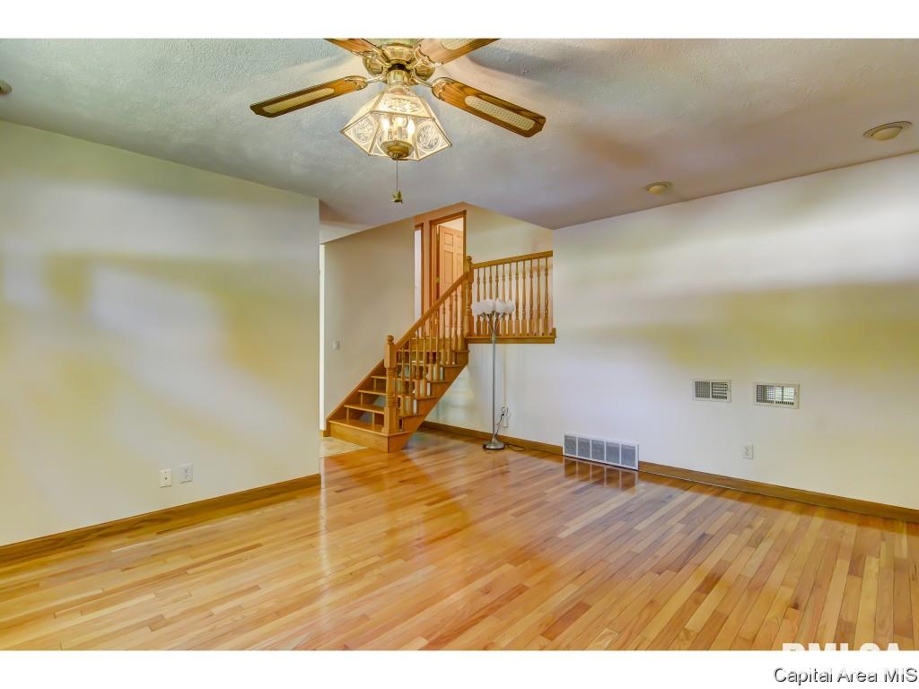 4104 Pickfair Road Springfield, IL 62703 - Photo 5 of 36