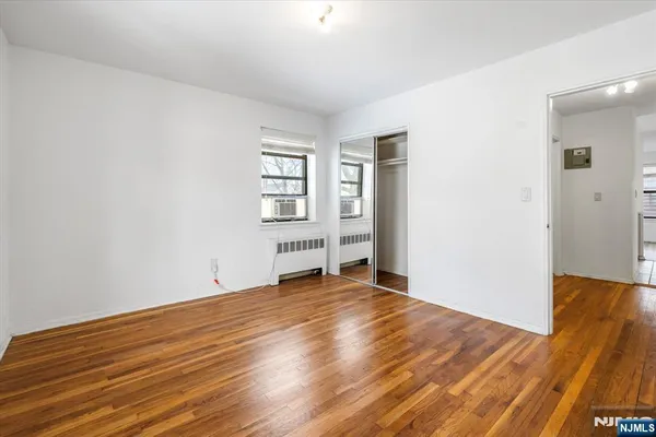 $285,000 | 130 Orient Way, Unit 4H, Rutherford, NJ 07070