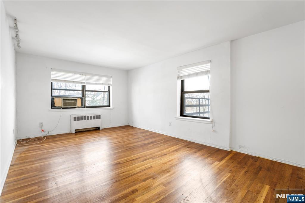 130 Orient Way, Unit 4H Rutherford, NJ 07070 - Photo 5 of 22