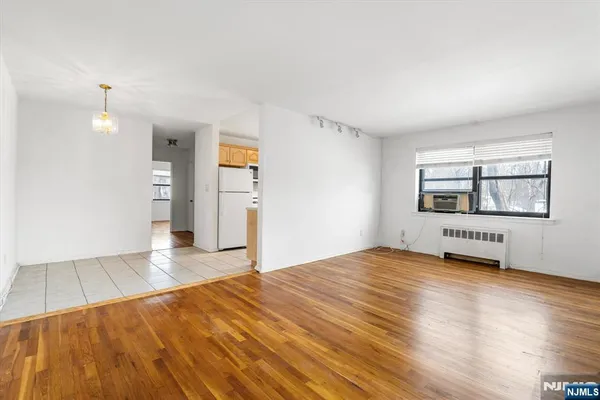 $285,000 | 130 Orient Way, Unit 4H, Rutherford, NJ 07070