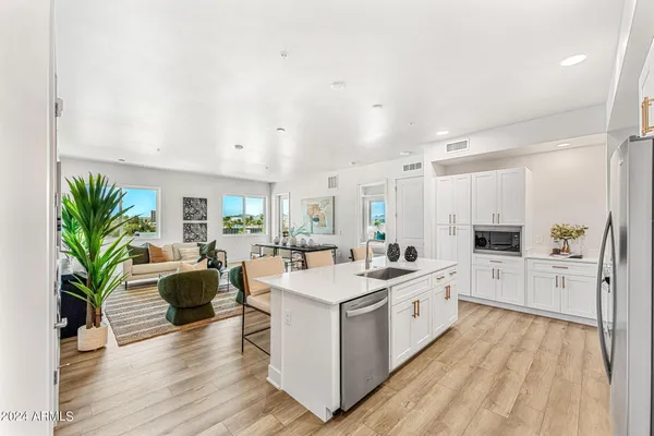 $489,000 | 3131 North Central Avenue, Unit 3015, Phoenix, AZ 85012