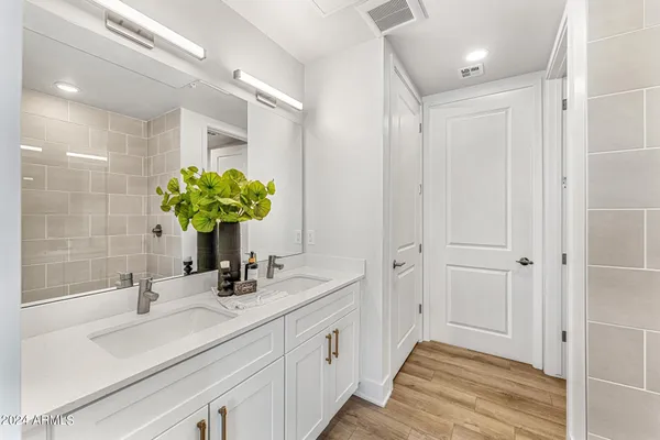 $489,000 | 3131 North Central Avenue, Unit 3015, Phoenix, AZ 85012