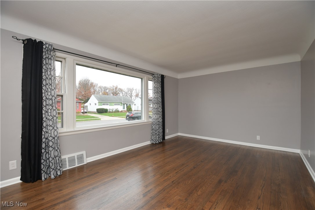 30409 Barjode Road Willowick, OH 44095 - Photo 4 of 34
