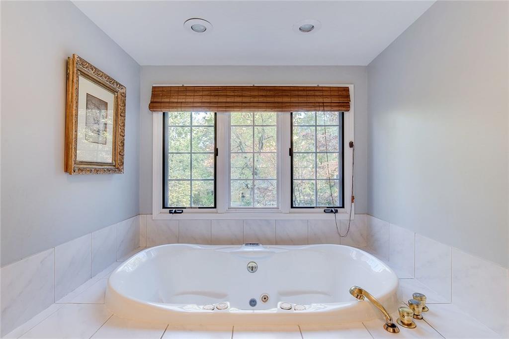 5717 Rolling Ridge Road Indianapolis, IN 46220 - Photo 25 of 41 Gallery Image 25