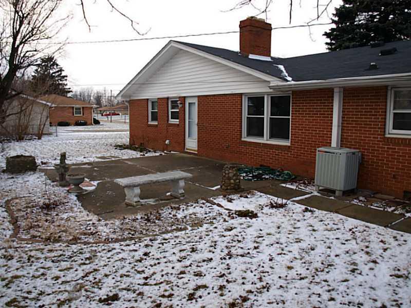 709 Piccadilly Road Anderson, IN 46013 - Photo 2 of 16 Gallery Image 2
