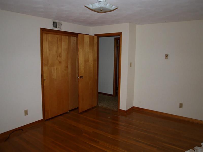 709 Piccadilly Road Anderson, IN 46013 - Photo 11 of 16 Gallery Image 11