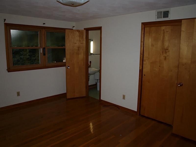 709 Piccadilly Road Anderson, IN 46013 - Photo 12 of 16 Gallery Image 12
