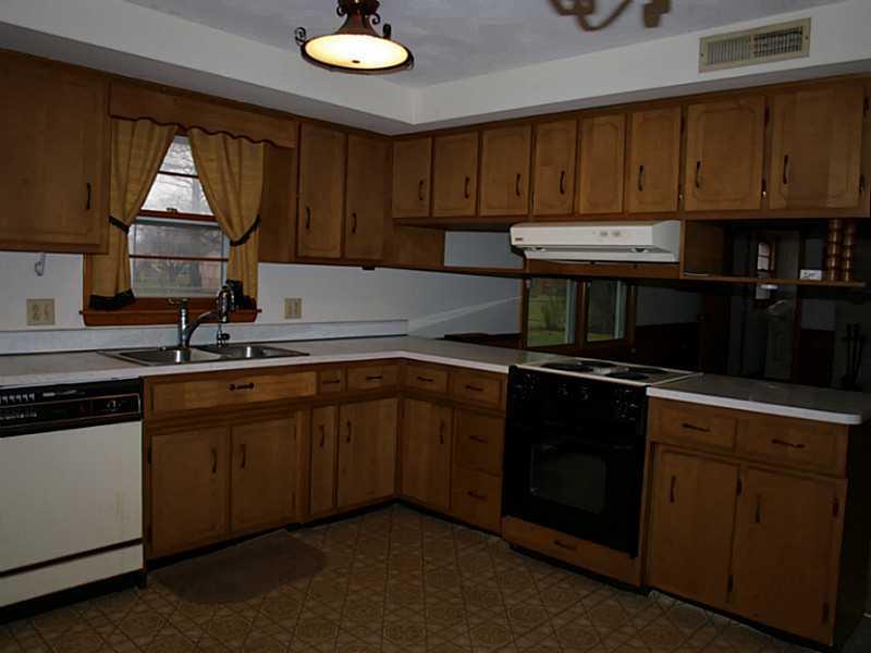 709 Piccadilly Road Anderson, IN 46013 - Photo 4 of 16 Gallery Image 4