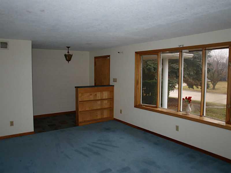 709 Piccadilly Road Anderson, IN 46013 - Photo 9 of 16 Gallery Image 9