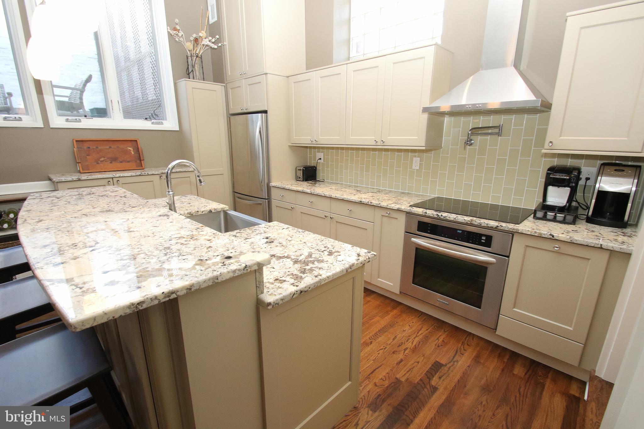 2009 Spruce Street, Unit B Philadelphia, PA 19103 - Photo 3 of 44