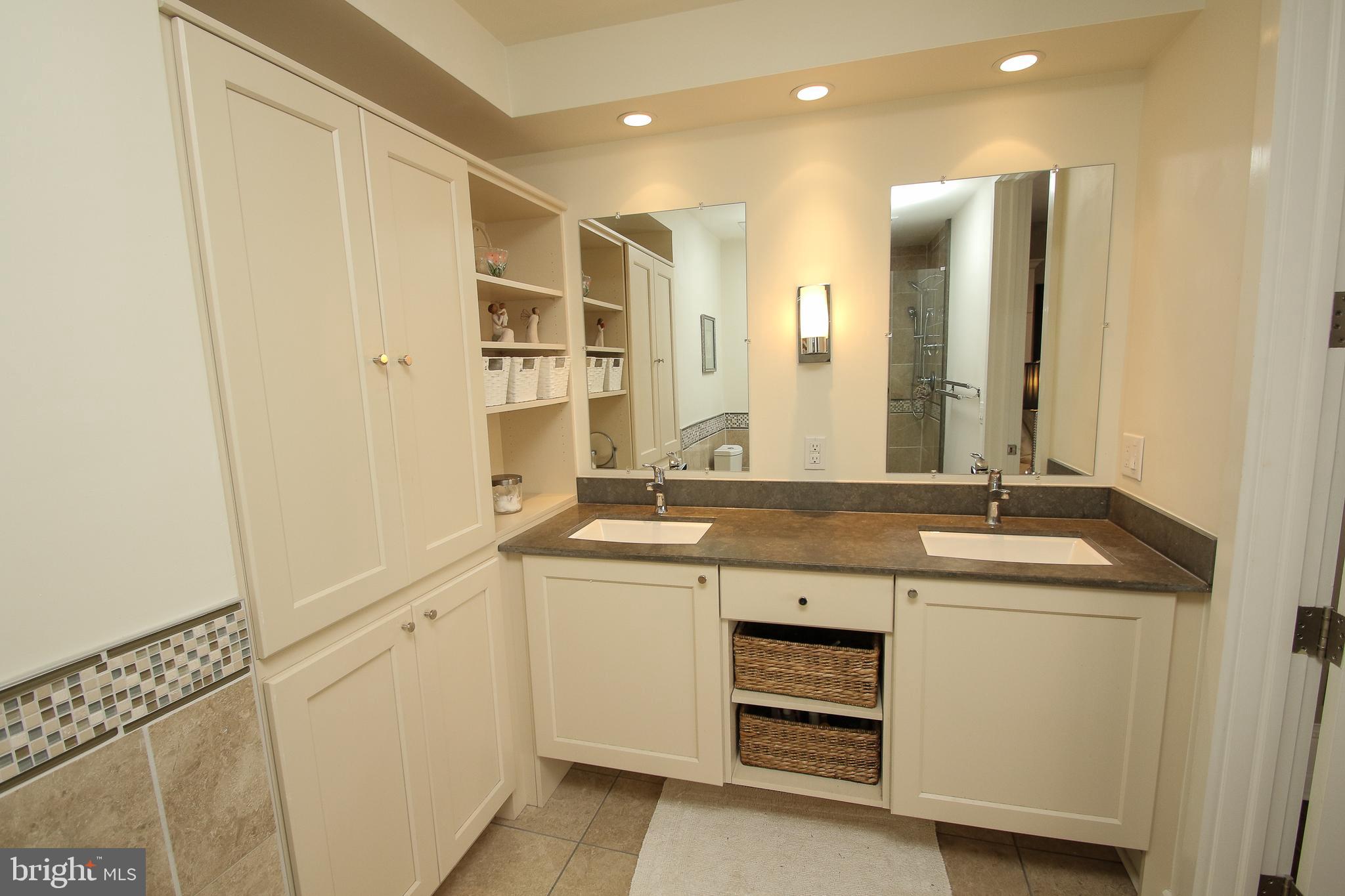 2009 Spruce Street, Unit B Philadelphia, PA 19103 - Photo 25 of 44