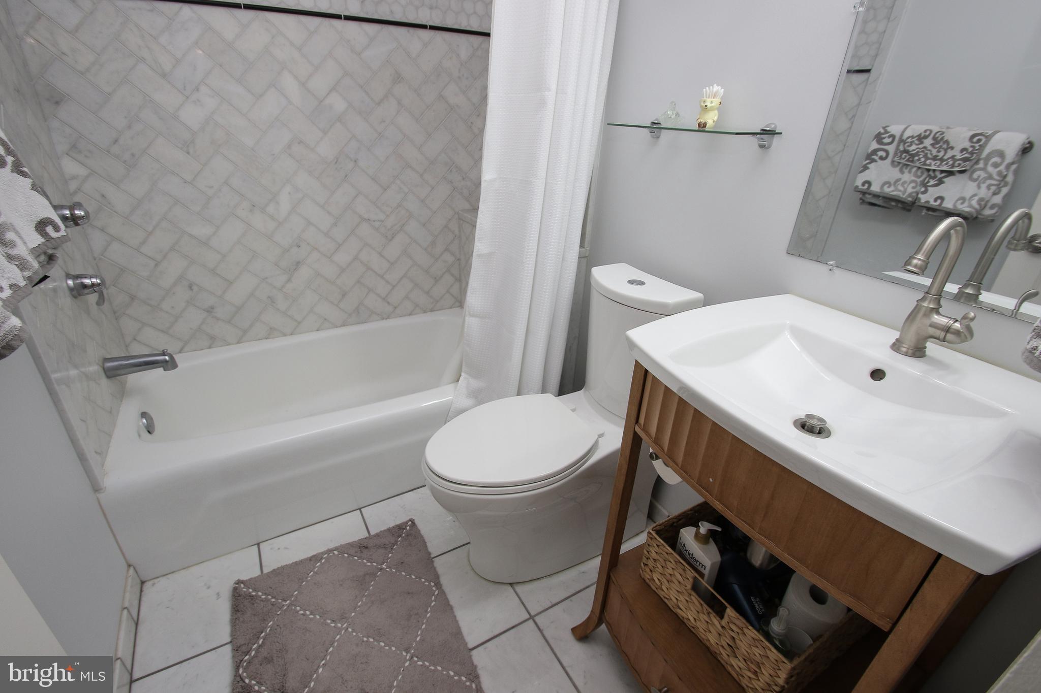 2009 Spruce Street, Unit B Philadelphia, PA 19103 - Photo 36 of 44