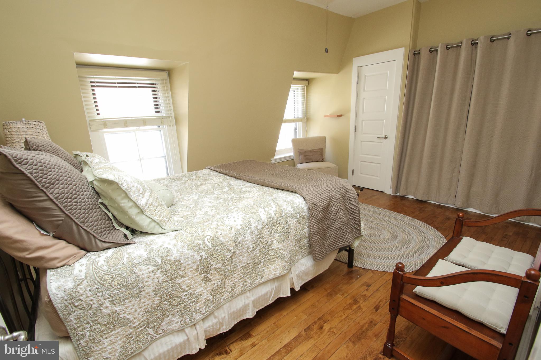 2009 Spruce Street, Unit B Philadelphia, PA 19103 - Photo 39 of 44